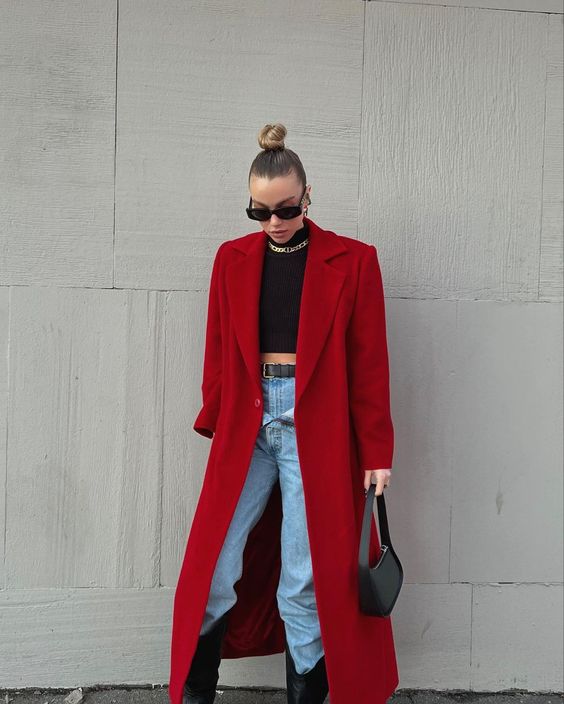 Красное пальто — эстетика и осенне-зимняя атмосфера праздника