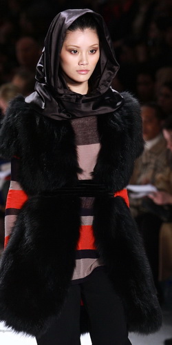 Модная одежда из меха: зима 2011-2012
