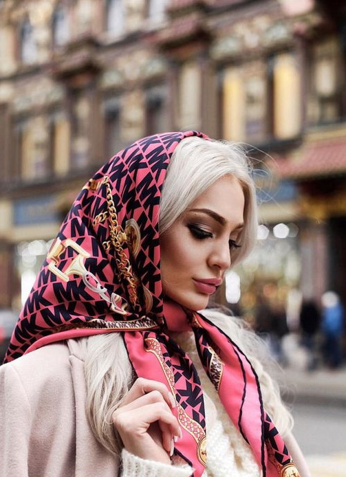 Модные и красивые платки на голову 2023